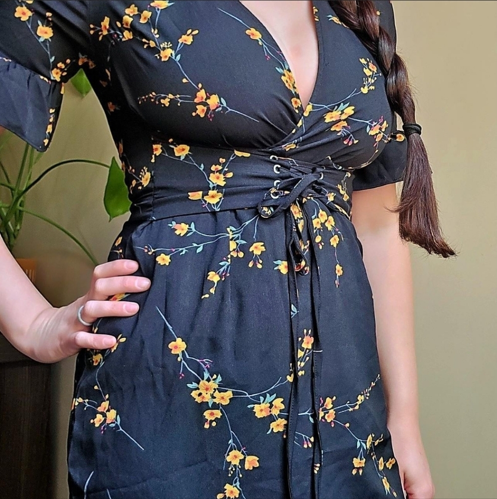 Pretty Little Thing Size 2 Mini Dress With Lace Up Detail